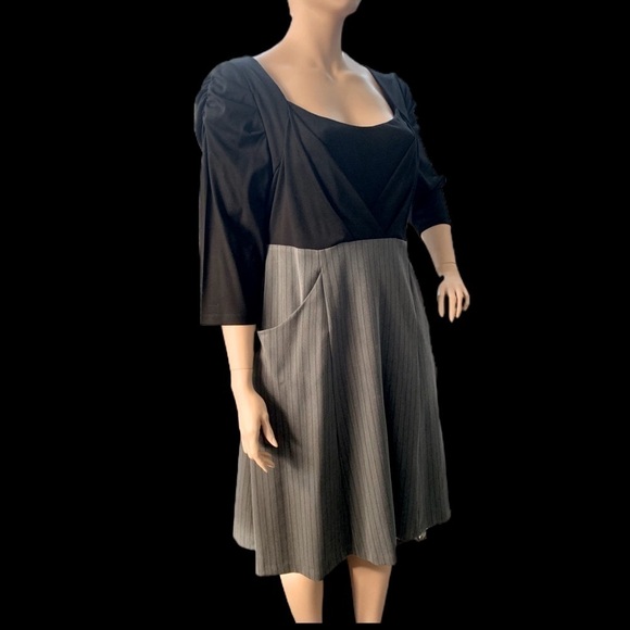Igigi 2 Pc Look Ruched Pinstripe Dress, Plus Size 22/24 Black & Gray 3/4 Sleeves - Picture 5 of 15